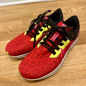 Women’s Nike Pegasus. Red leopard print.  Like new condition. Size 9.5